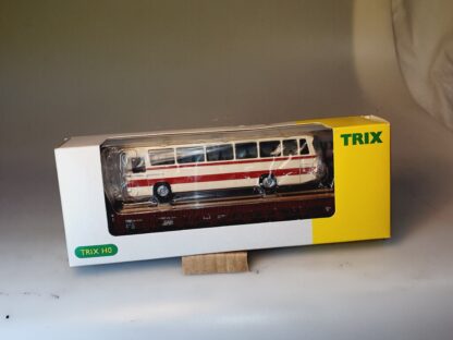 H0 Trix 24400 Flachwagen mit Reisebus (Schuco), neu/ovp