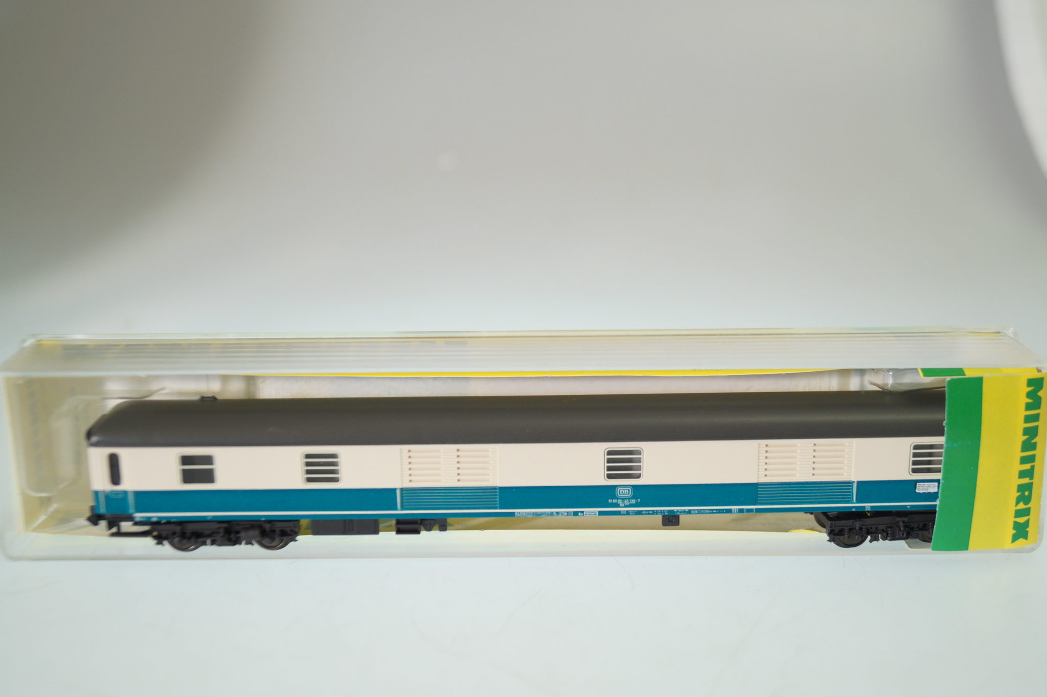 Spur N: Minitrix 13355 Gepäckwagen DB, neu
