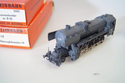 H0 Klein Modellbahn D 52+9593 Kriegs-Güterzuglokomotive 1E mit Tender - top/ovp/gealtert – Bild 4