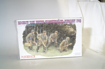 1:35 Dragon 6127 Fallschirmjäger 1944, neuw./ovp