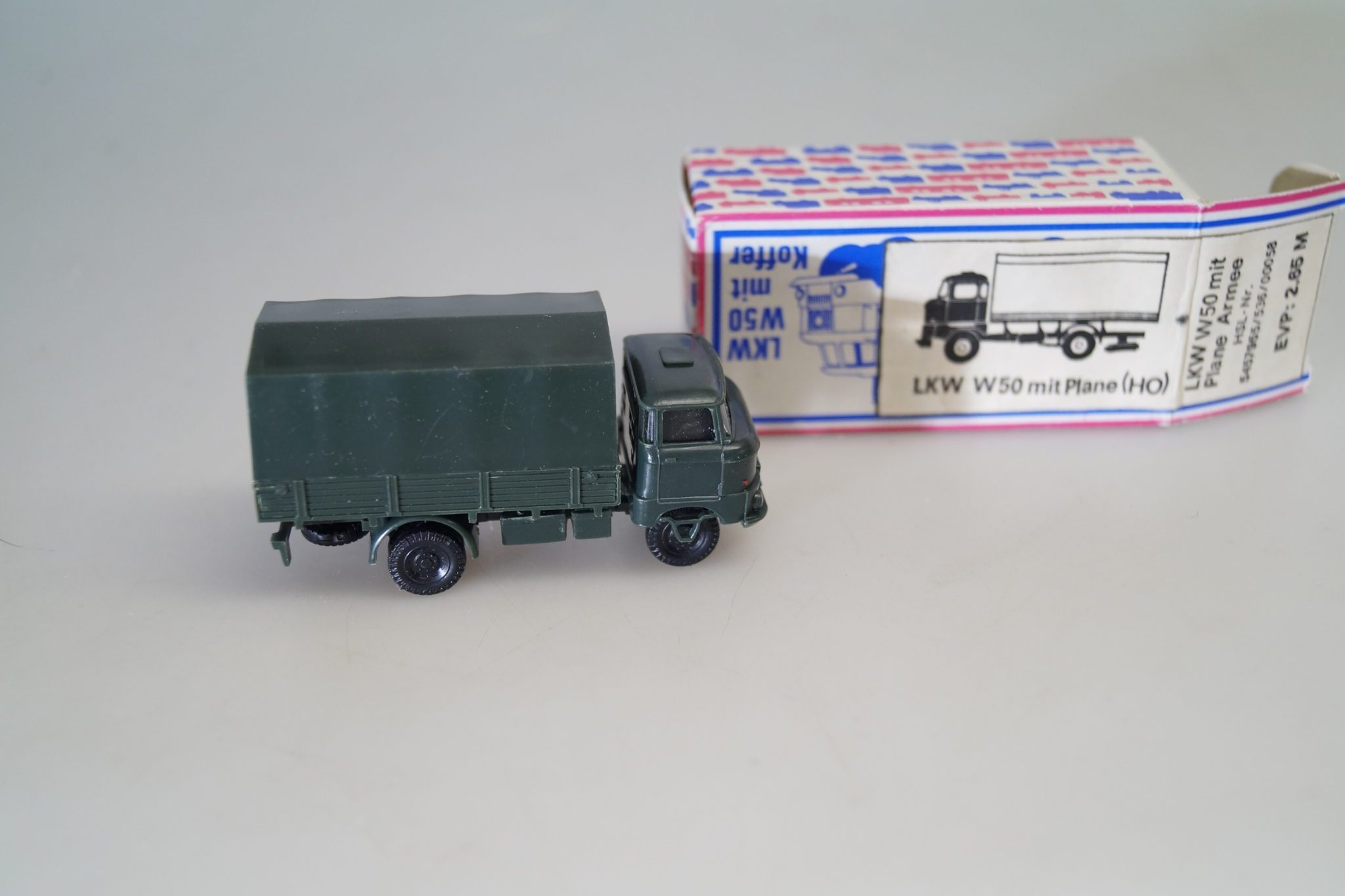 1:87 VEB Berlinplast LKW Skoda W50 Armee, neu
