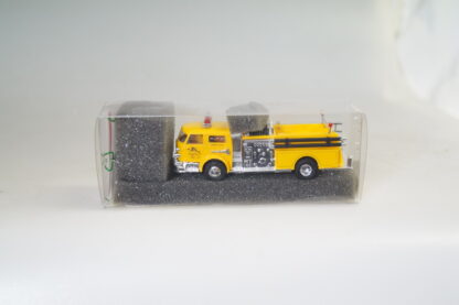 1:87 Praline 6002 US Pumper Fw LaFrance gelb – neu
