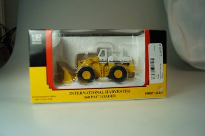 1:87 First Gear International Harvester 560 Wheel Loader, neu
