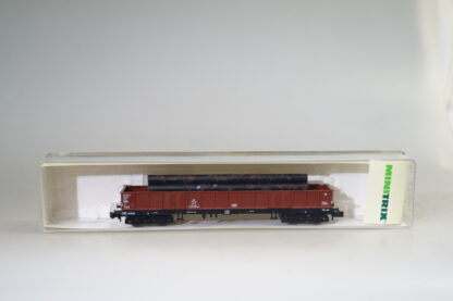 Spur N: Minitrix 13927 Hochbordwagen mit Röhrenladung, top/ovp