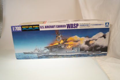 010303 Aoshima 1:700 Wasp, neu/ovp