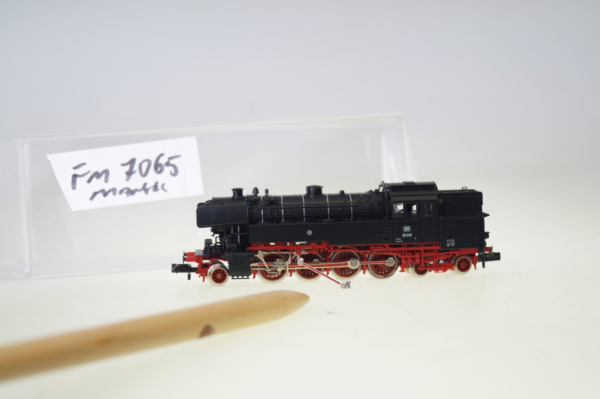 LOCOMOTORA DE VAPOR SERIE 065 DE LA DB - FLEISCHMANN - 706503 - ESCALA N