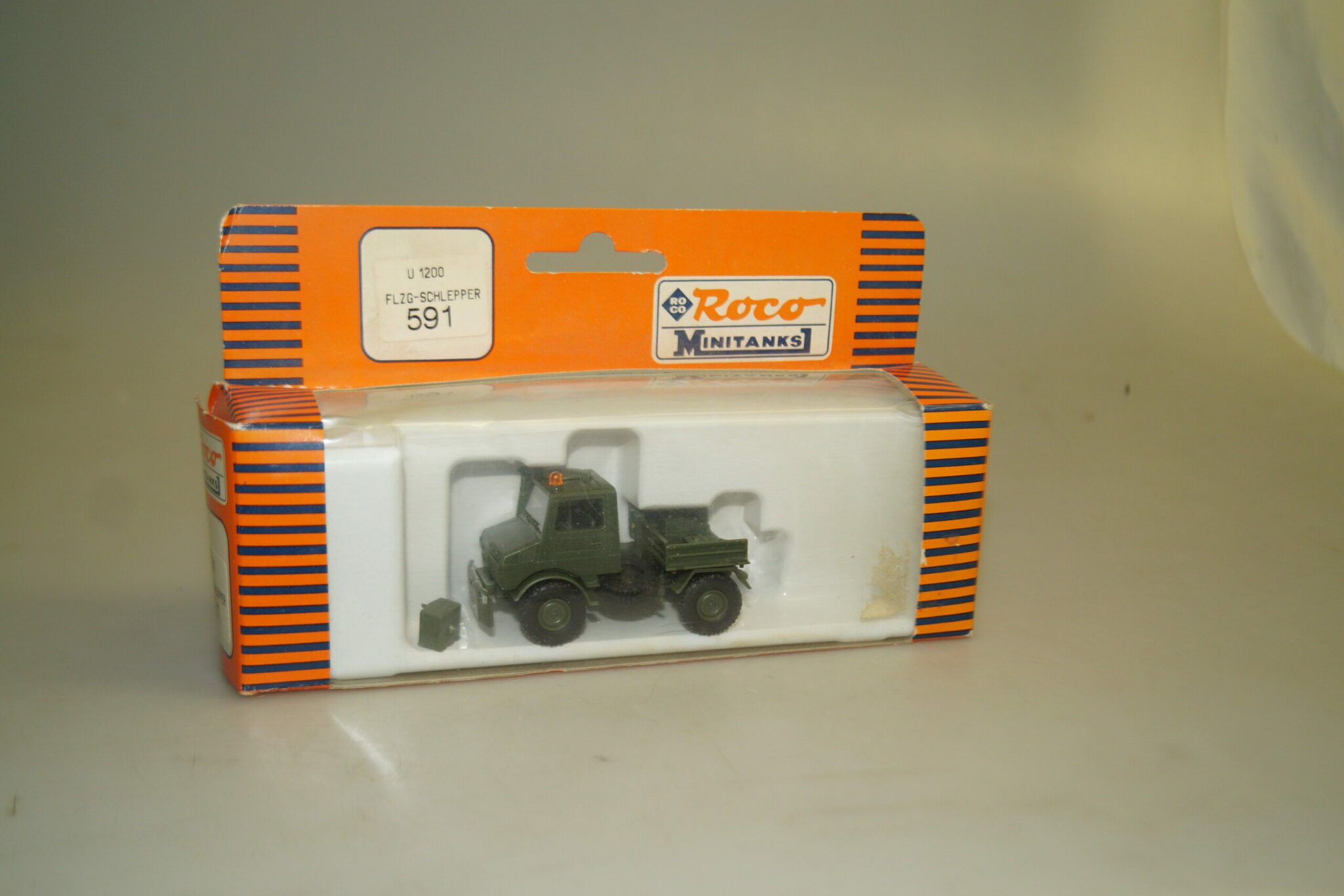 1:87 Roco Minitanks 591 Unimog FLZG-Schlepper, neuw./ovp