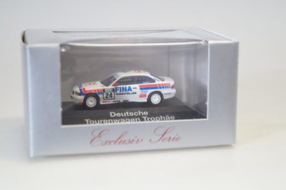1:87 Herpa PC Box 325i FINA Deutsche Tourenwagen Trophäe #24, neuw./ovp