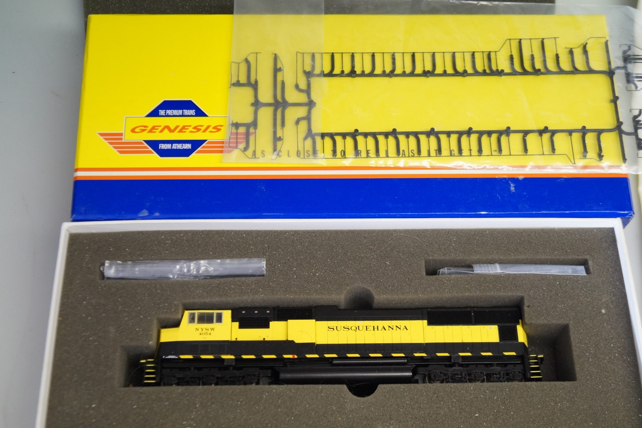 H0: Athearn Genesis 0G6130 US-Diesellok SD70M Susquehanna #4054, neuw./ovp