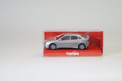 1:87 Herpa 031738 Mazda 323F silbermet., neuw./ovp