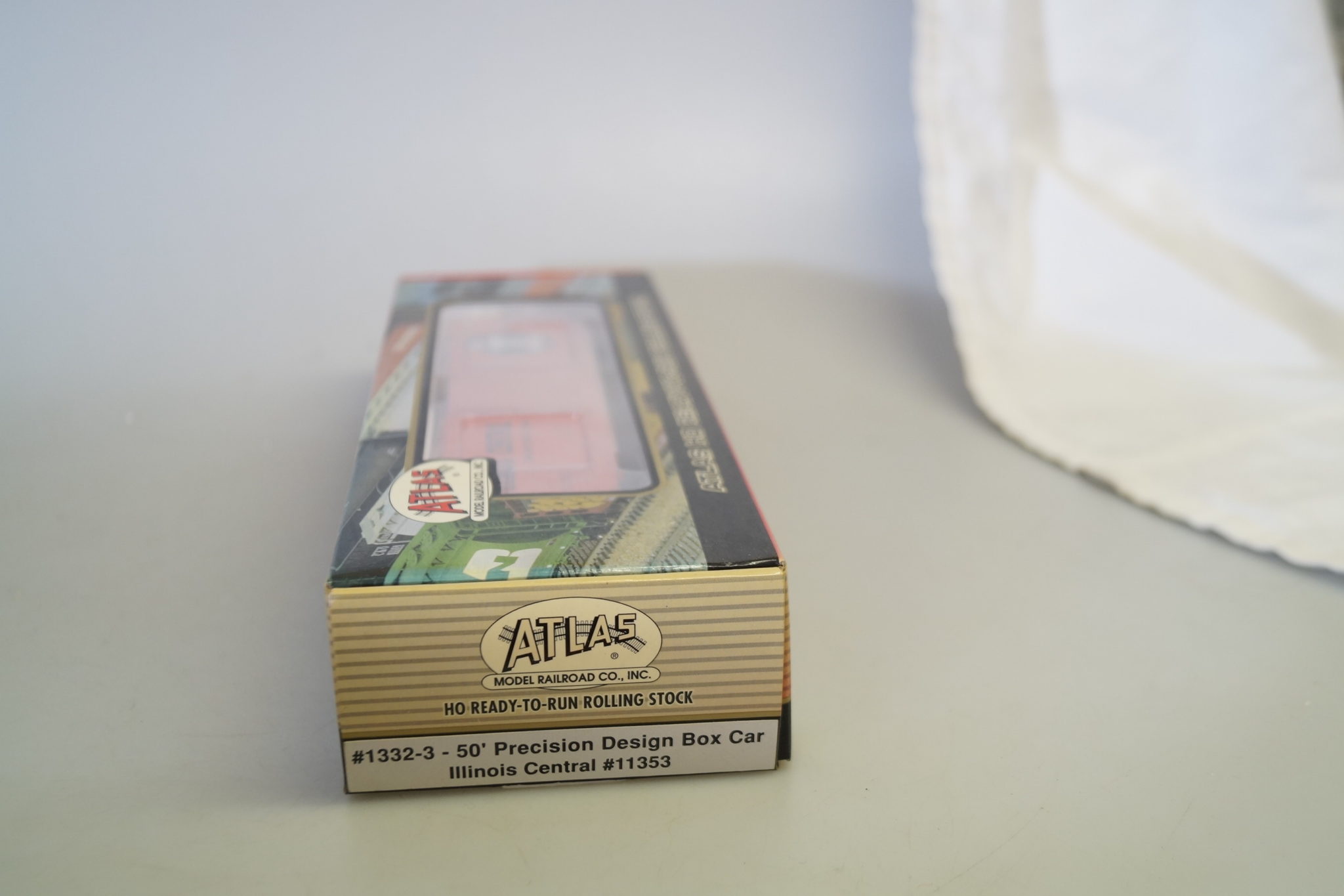 h0: Atlas 1332-3 US-Precision Design Box Car Illinois Central #11353, neuw./ovp – Bild 2
