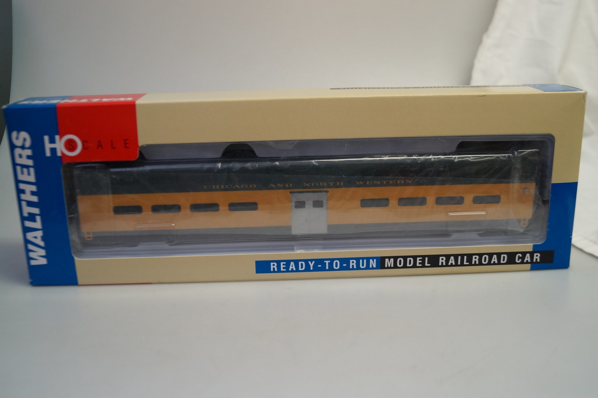 Jr - Locomotora Proto 2000 Chicago North Western Escala H0 | Cuotas sin interés