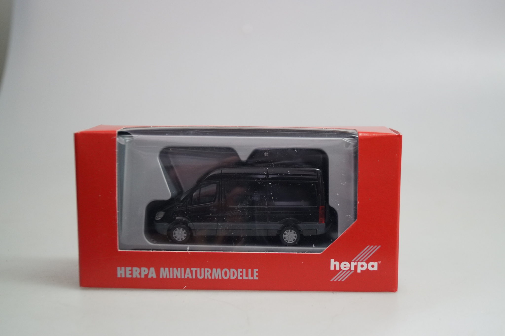 1:87 Herpa 047081 MB Sprinter Kasten schwarz, neu