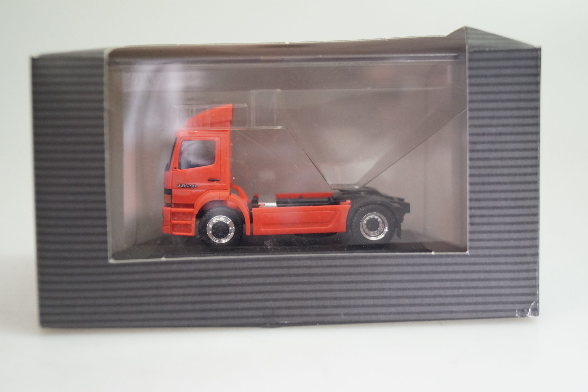 1:87 Herpa B66000315 Somo MB Atego 1828 ZM, neu