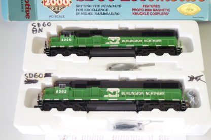 H0 23481 Proto 2000 2 Stück US-Lok SD60 BN #8300 + #8302 top/ovp – Bild 3