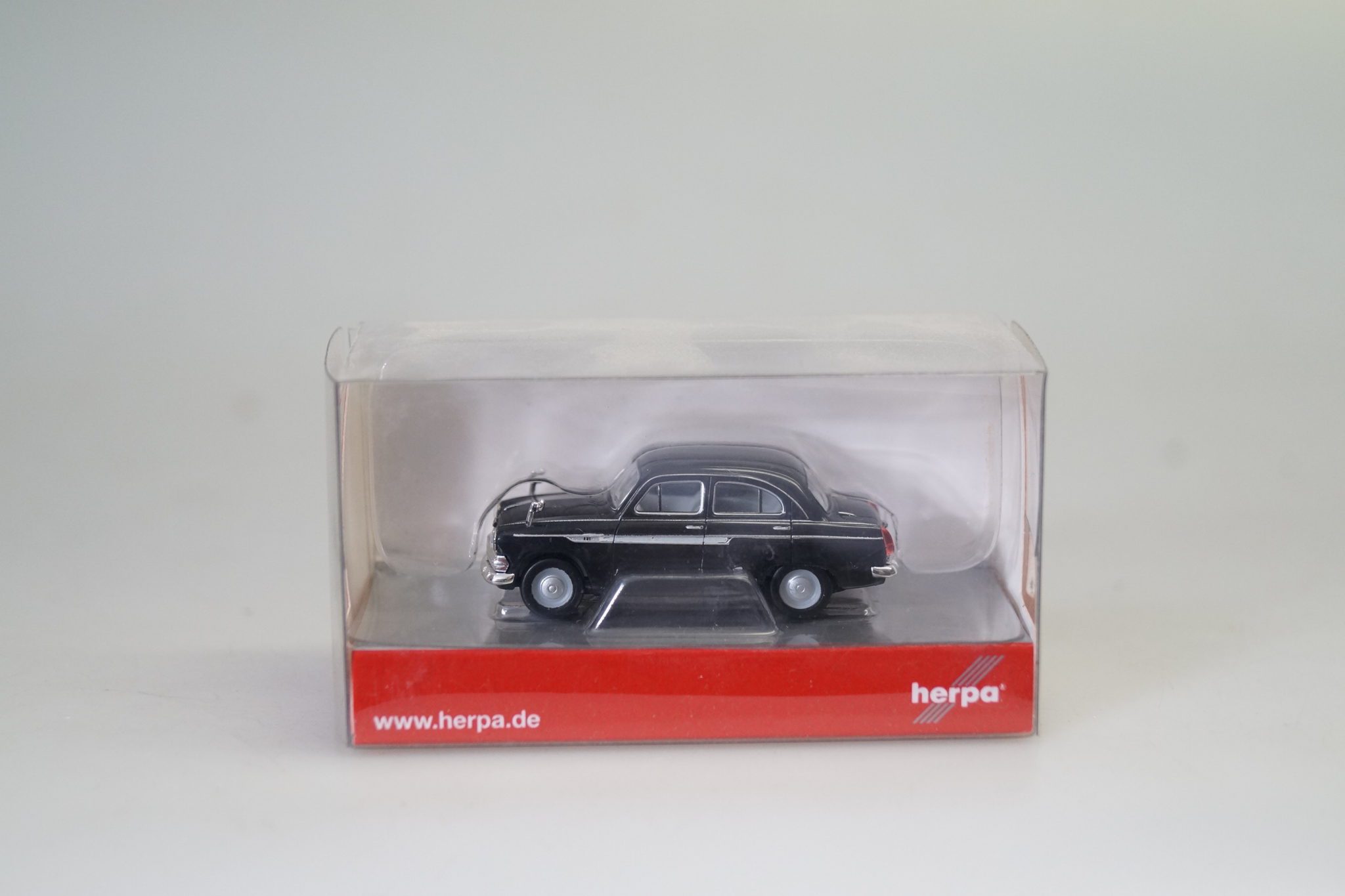 1:87 Herpa 023672 Moskvitch 403 schwarz, neu