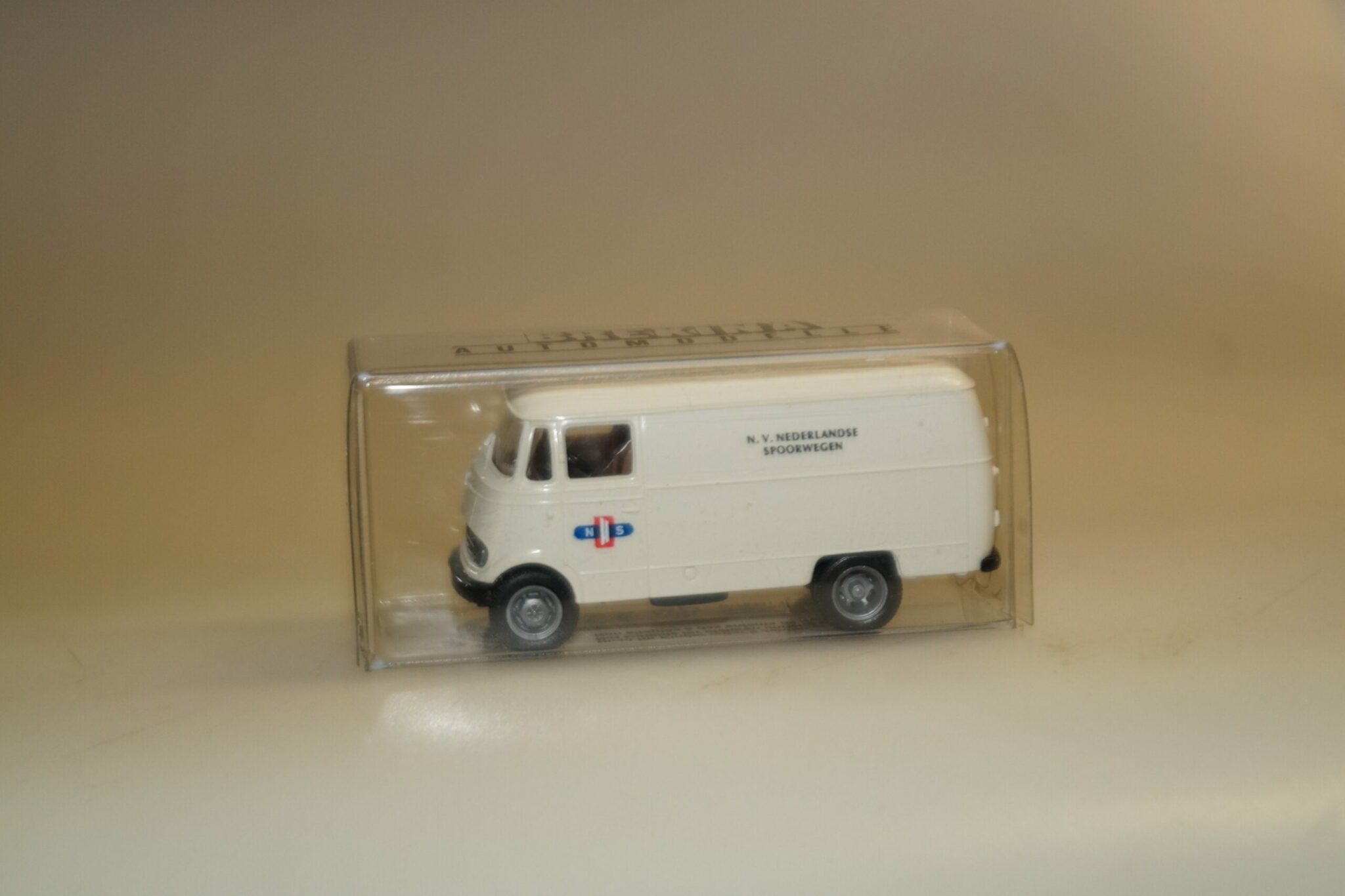 1:87 Brekina Somo MB L 319 Kasten Nederlandse Spoorwegen, neuw./ovp
