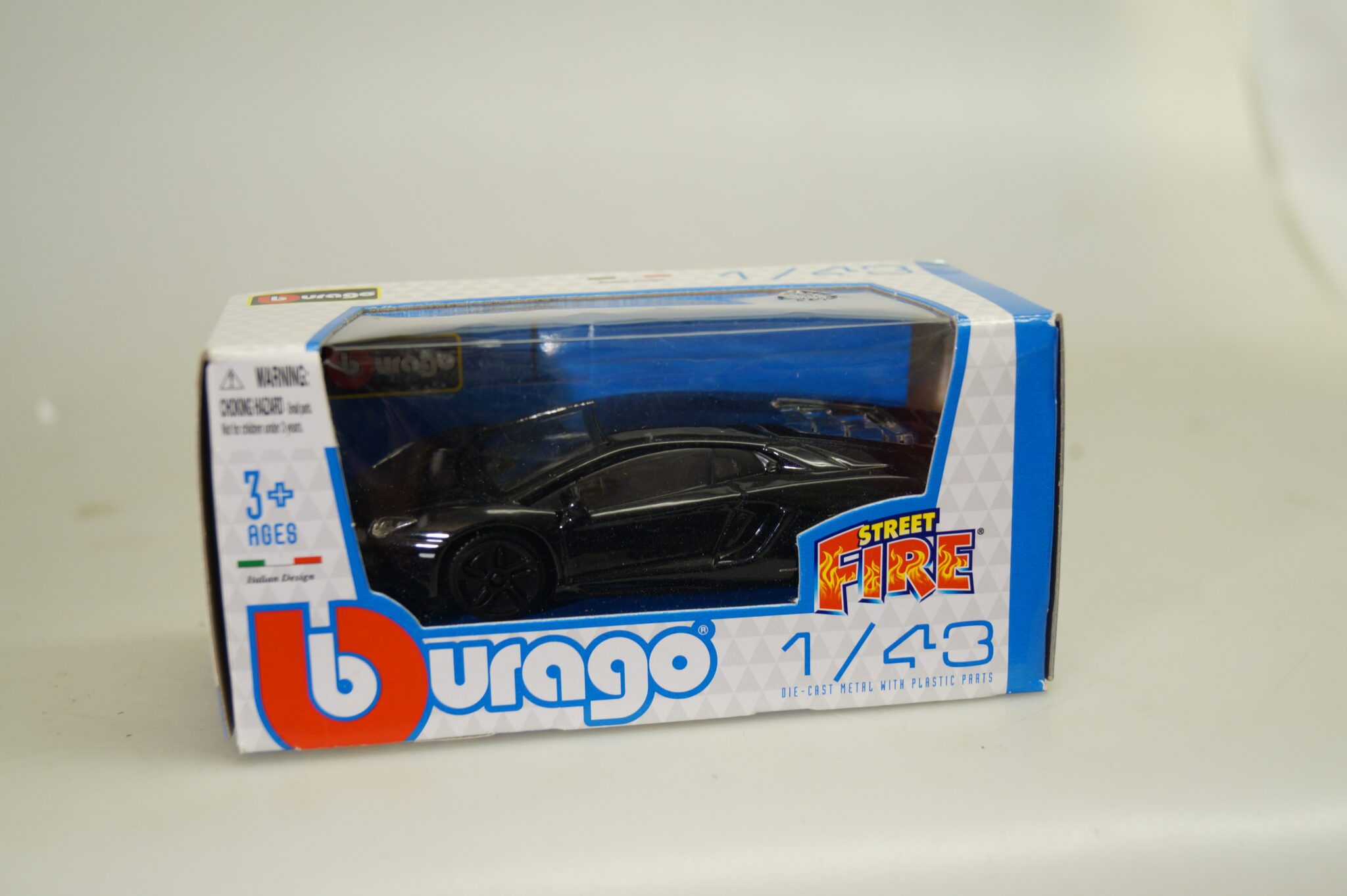 1:43 Bburago Street Fire Lamborghini Aventador schwarz, neuw./ovp