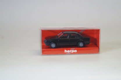1:87 Herpa Opel Corsa A Limousine Stufenheck schwarz, top/ovp