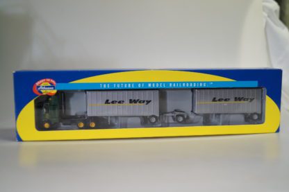 1:87 Athearn 91140 Lee Way Freightliner + 2st. 28' Trailer, neu