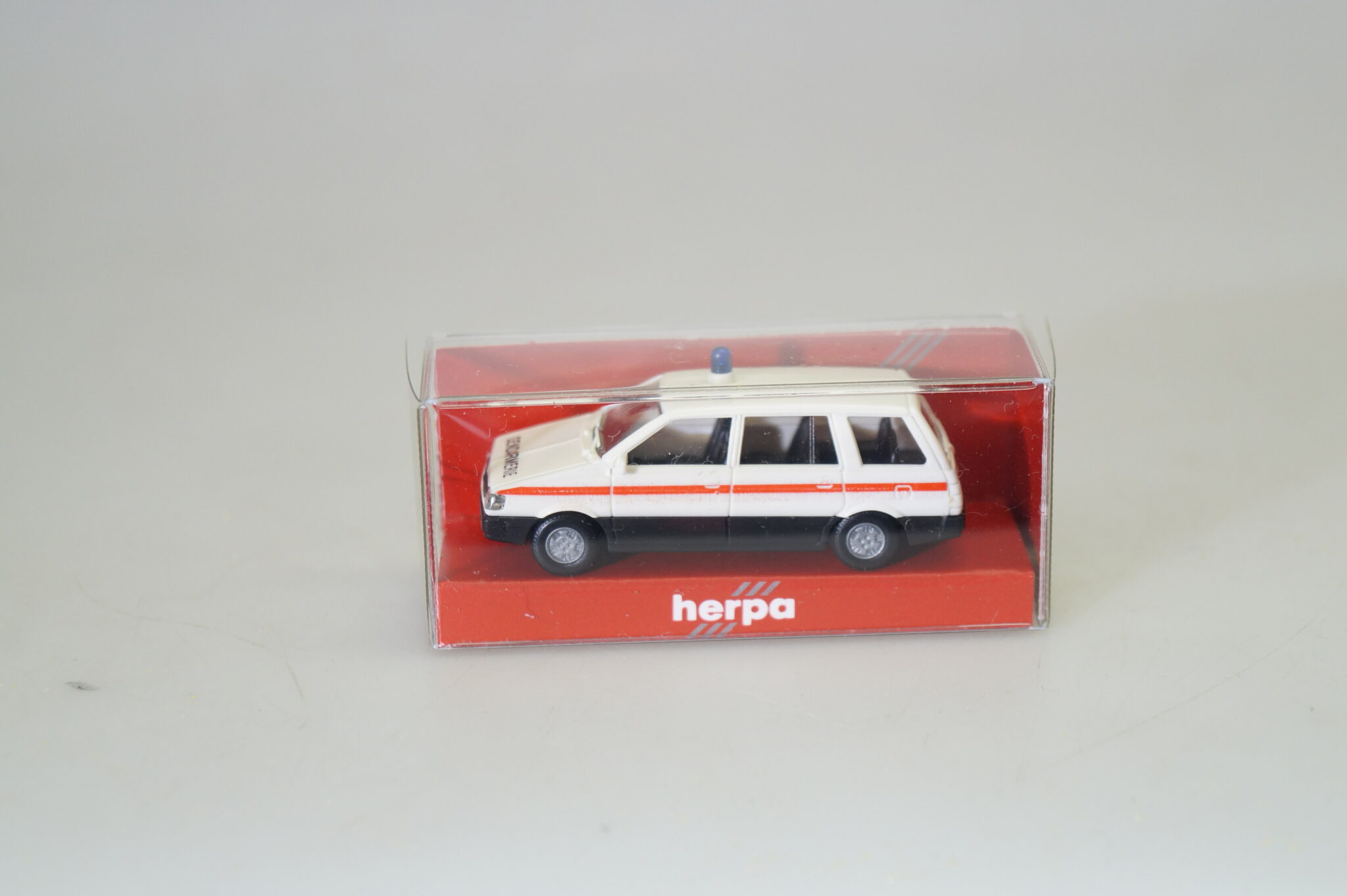 1:87 Rietze Mitsubishi Space Wagon Gendarmerie, neuw./Herpa-Vp
