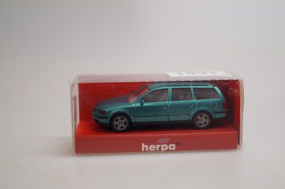 1:87 Herpa 032223 VW Passat Variant grün-met., neu