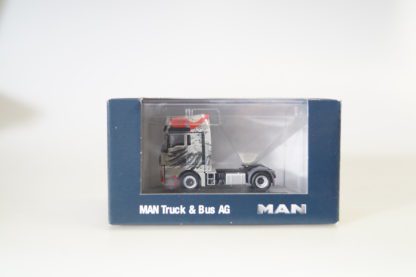 1:87 Herpa 918763 MAN TGX XXL Zm Tattoo-Truck, neuw./ovp