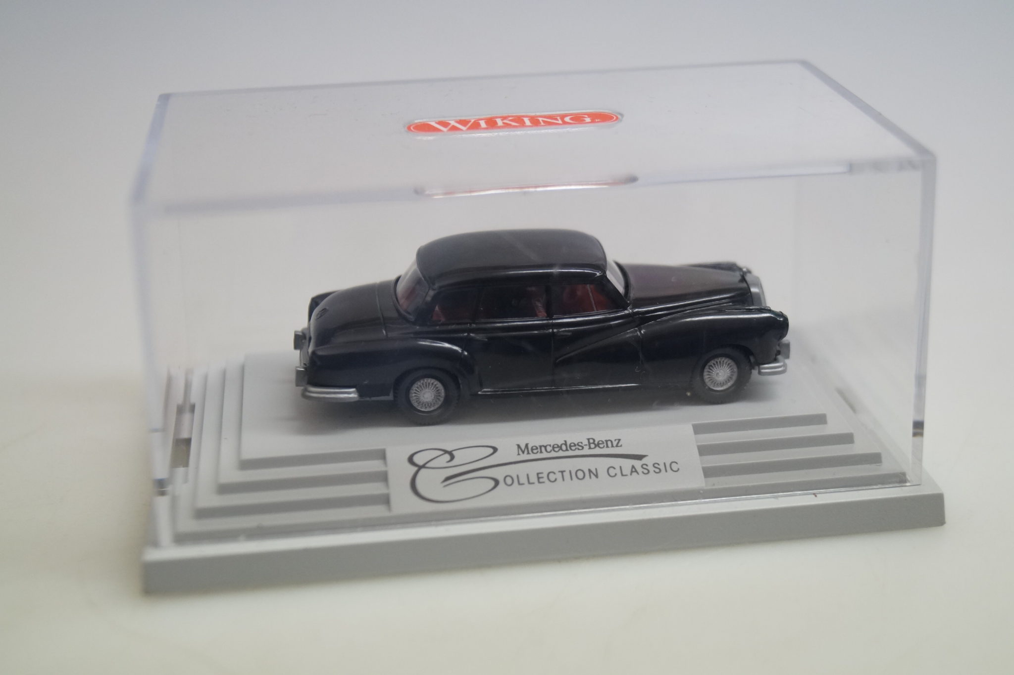 1:87 Wiking Collection Classic MB 300 schwarz, neu