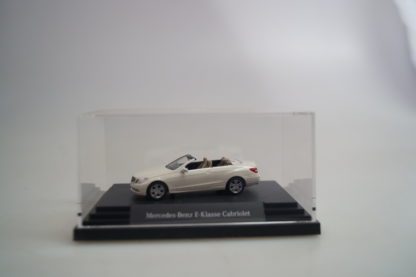 1:87 Busch MB E-Klasse Cabrio weiss, neu