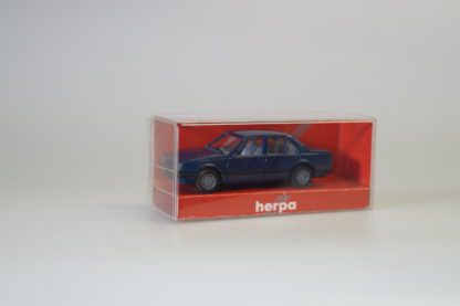 1:87 Herpa Do Brasil Somo Opel Corsa A Stufenheck dkl.blau, neuw./ovp