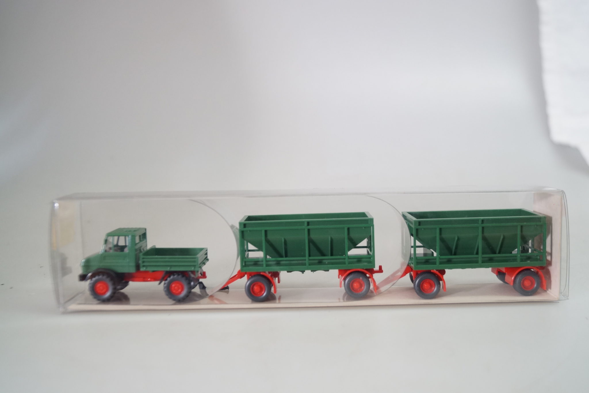 1:87 Wiking 29404 UNIMOG U 1500 mit 2 Kohleanhängern - NEU