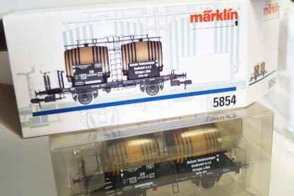 Spur 1: Märklin 5854 Weinfasswagen, neuw./ovp
