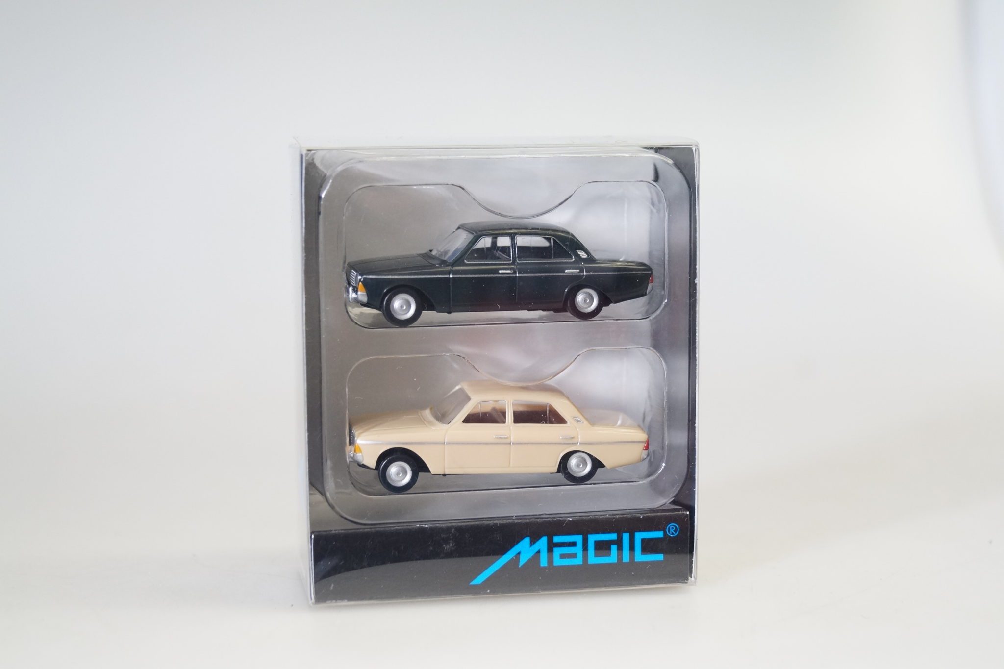 1:87 Herpa MAGIC 451550 2x Ford Taunus P5 schwarz/beige, neuw./ovp