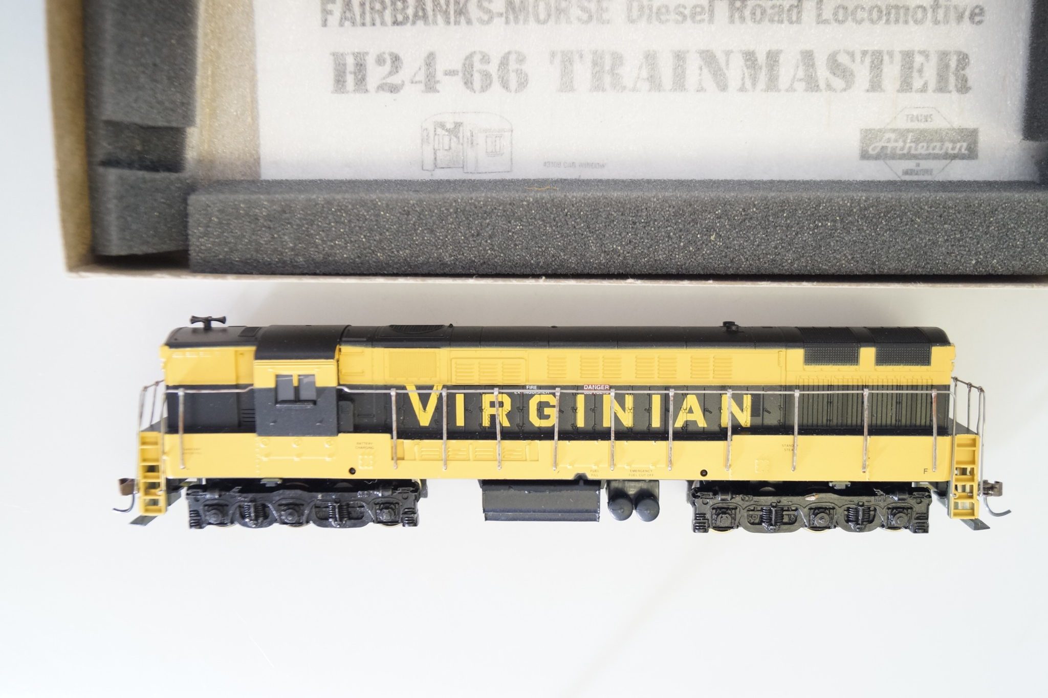 H0: Athearn 4309 Trainmaster Virginian, top/ovp – Bild 2