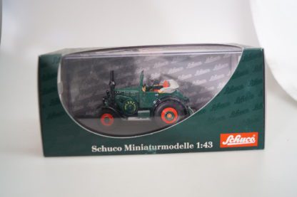 1:43 Schuco  02865 Lanz Eil-Bulldog grün, neu
