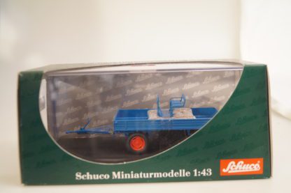 selten: 1:43 Schuco 03124 Agrar-Anhänger + Sitzbank, neu
