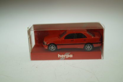 1:87 Herpa 022422 MB C-Klasse facelift rot, neu