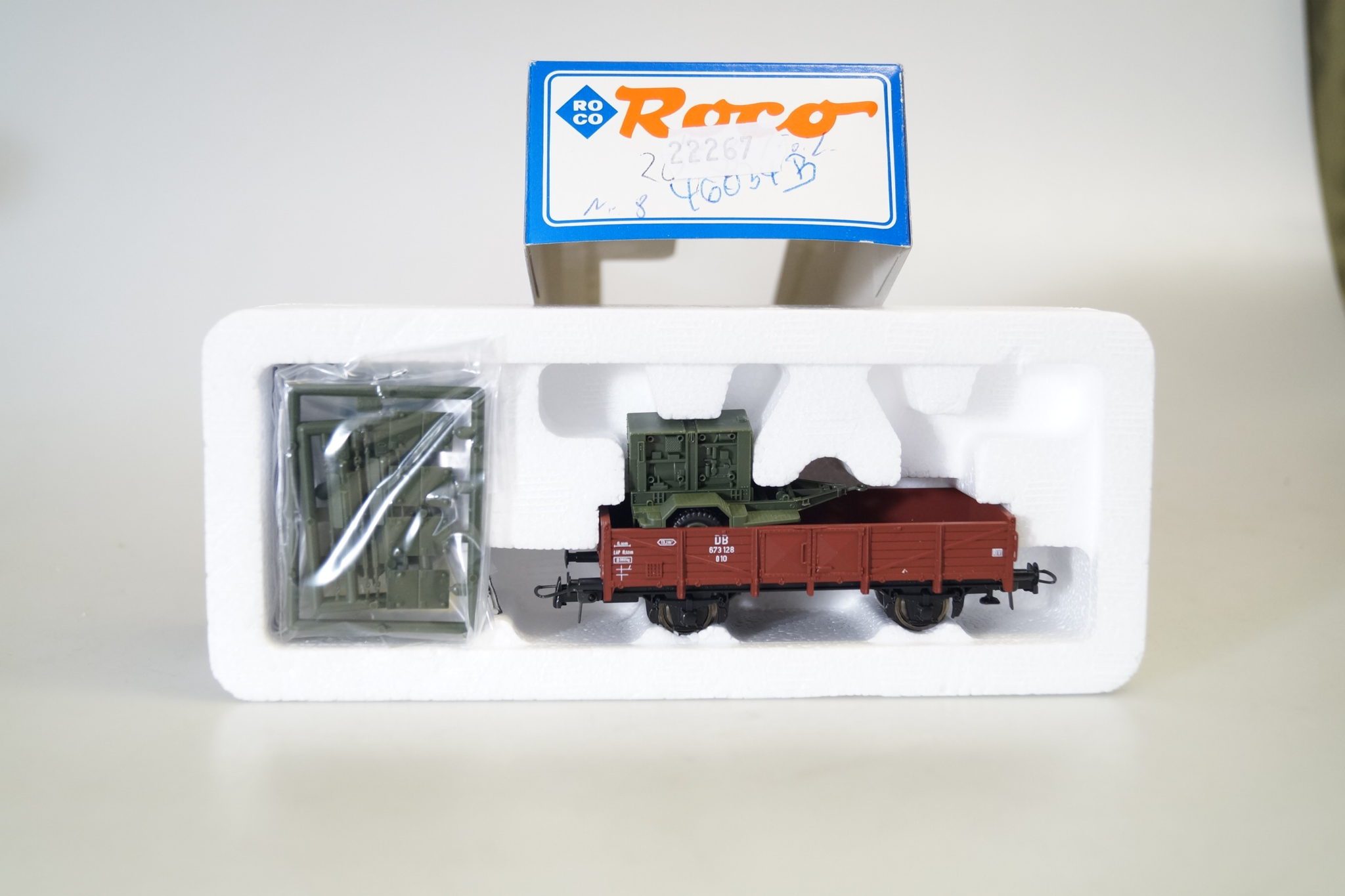 Roco 46034 Niederbordwagen mit Generator BW, neu