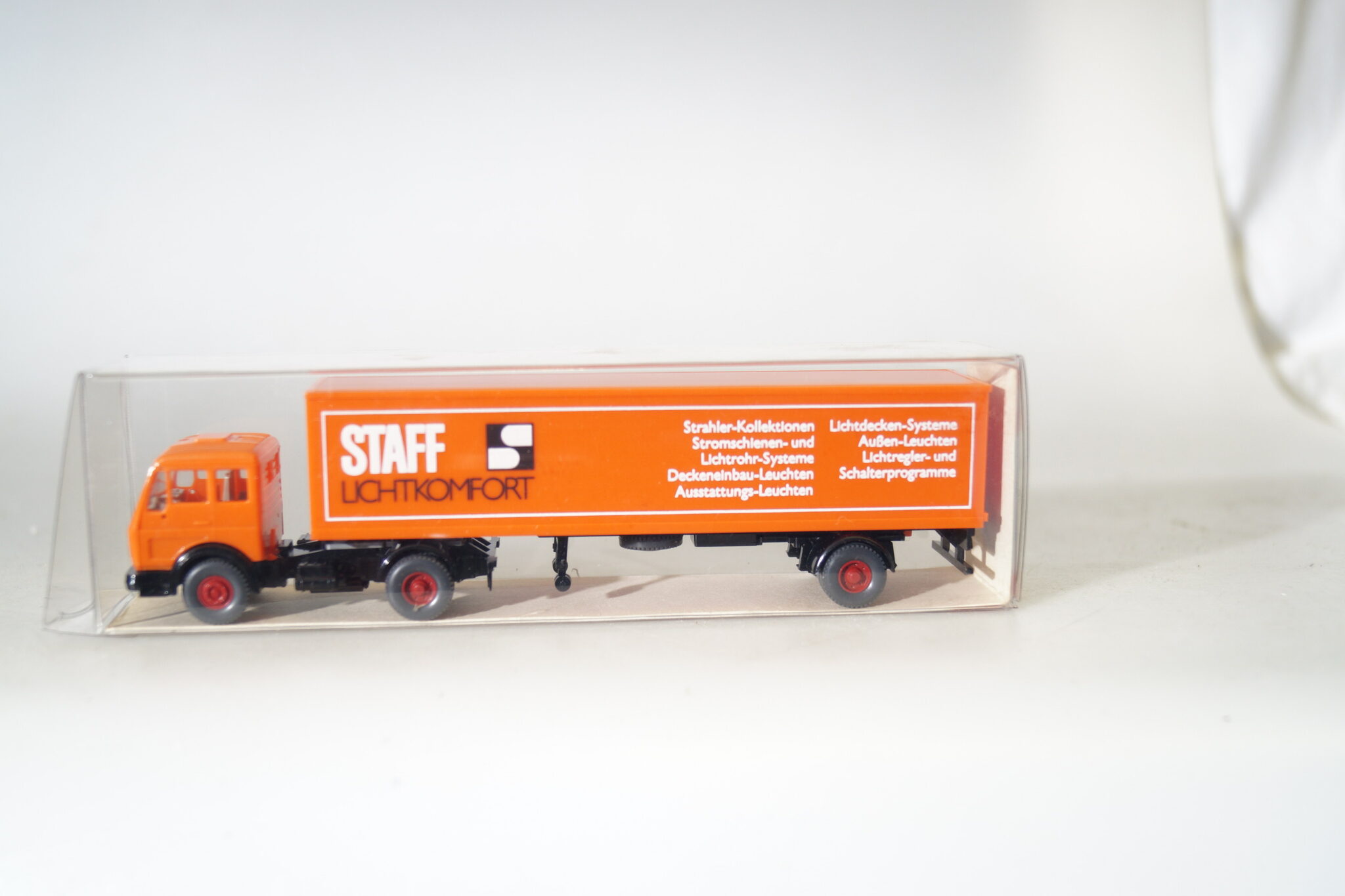 1:87 Wiking 24547 STAFF LICHTKOMFORT - NEU