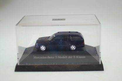 1:87 Herpa PC Box MB E-Klasse T-modell blau-met., neu