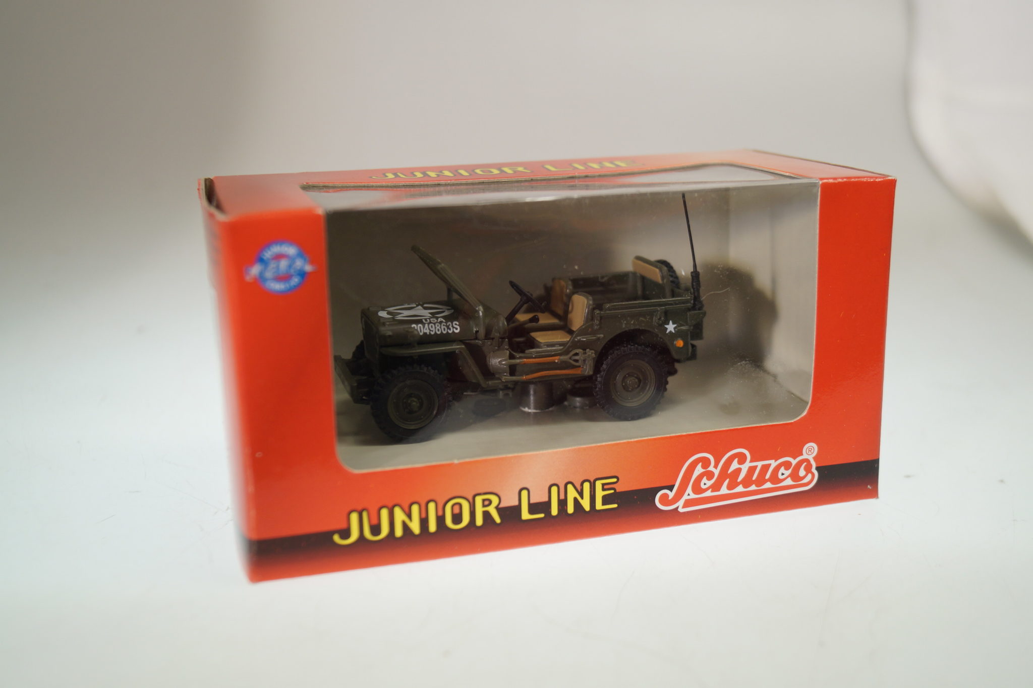 1:43 Schuco 27022 Willys Jeep, neu