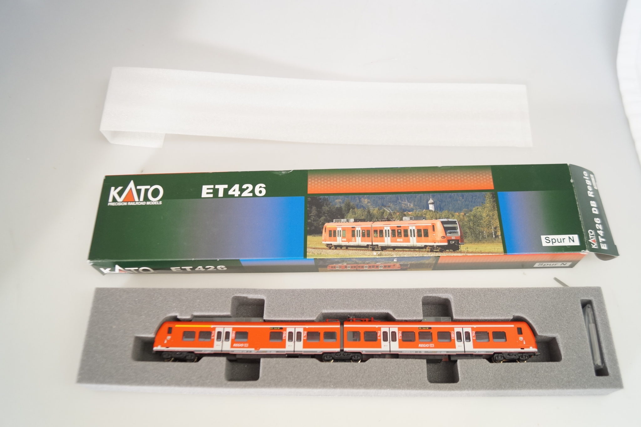 Spur N: Kato 10750 Regio Südwest ET 426, neu - gearontologist
