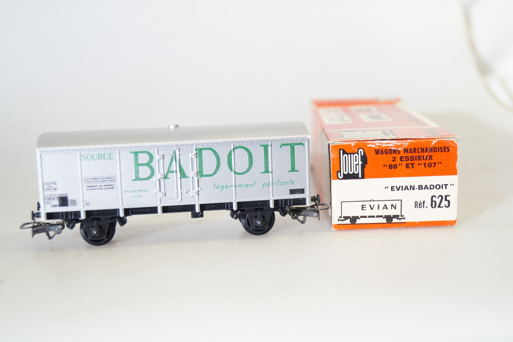 1:87 Jouef 625 Güterwagen Evian-Badoit, top/ovp