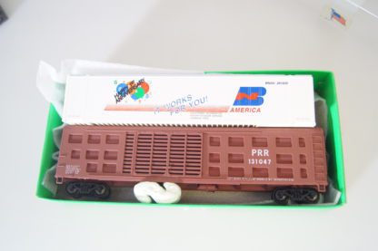 h0 2 Stück US-Gw: 2x Walthers US-Güterwagen/Container, ok/Ersatz-Vp