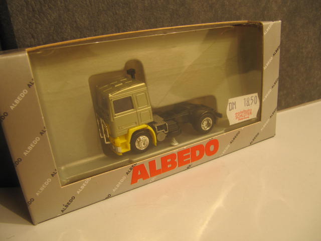 1:87 Albedo 300143 VOLVO F12 SOLO-ZM “METALLIC”, NEU