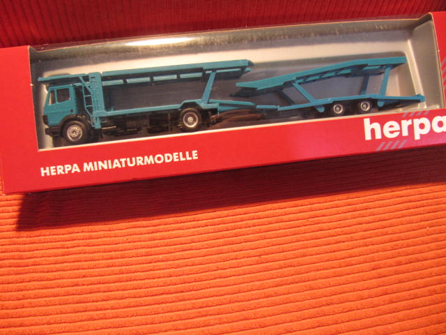 selten: Herpa 141567 MB SK Autotransporter "grün", neu