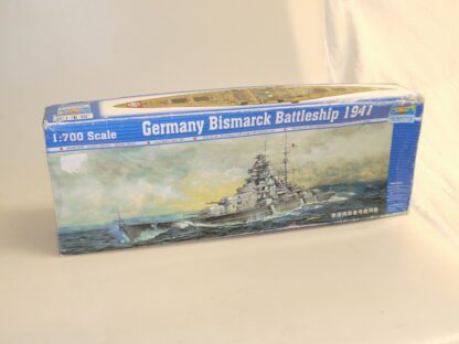 05711 Trumpeter 1:700 Bismarck, neuw./ovp