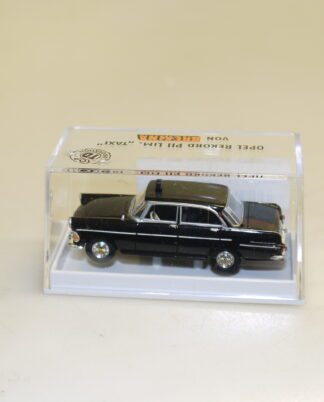 1:87 Brekina 20109 Opel Kapitän Taxi, neu