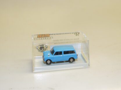 1:87 Brekina 15301 Austin Countryman blau, neu