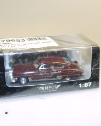 1:87 NEO 87541 Cadillac Series 62 Club Coupe Sedan dkl.rot, neuw./ovp/noch eingeschweißt